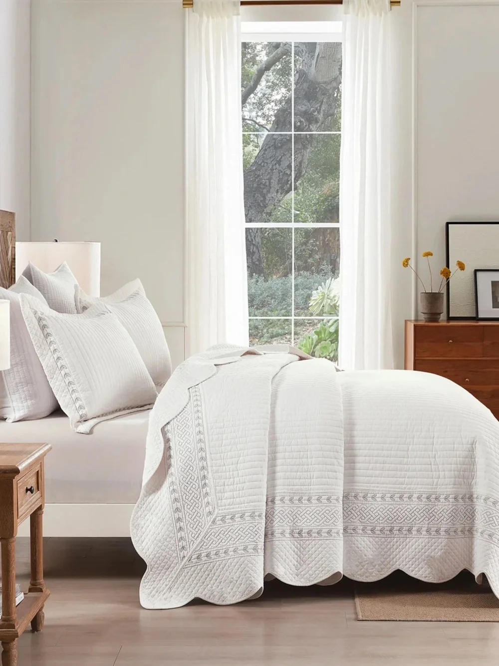 3 PIECE 100% COTTON WHITE STRIPE QUILT SET – CLASSIC EMBROIDERED BEDSPREAD
